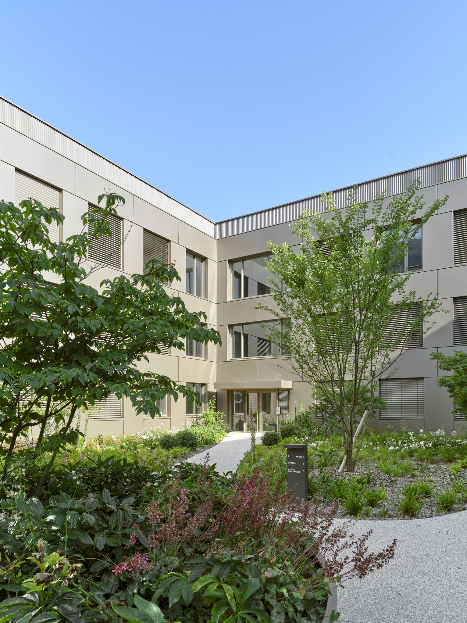 REHABILITATION PLM MEYLAN photo Michel Denancé